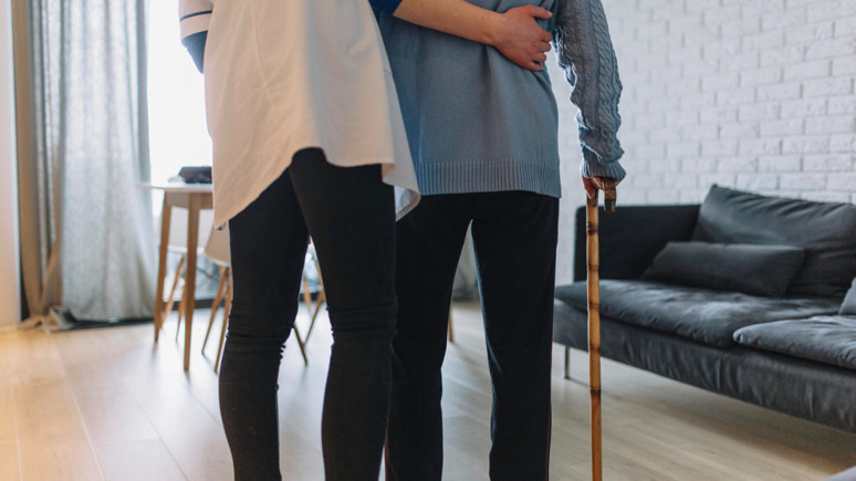 Hekimime Soruyorum: Yaşlanmaya bağlı yürüme güçlüğü
