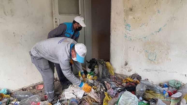 Kiracısının evde bıraktığı çöpleri görünce gözyaşlarına hakim olamamıştı: O kadının imdadına belediye yetişti