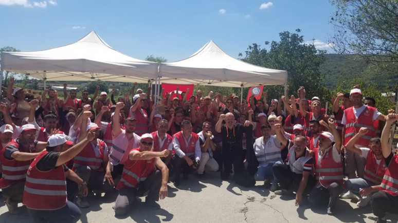 Polonez işçisine sanatçı desteği