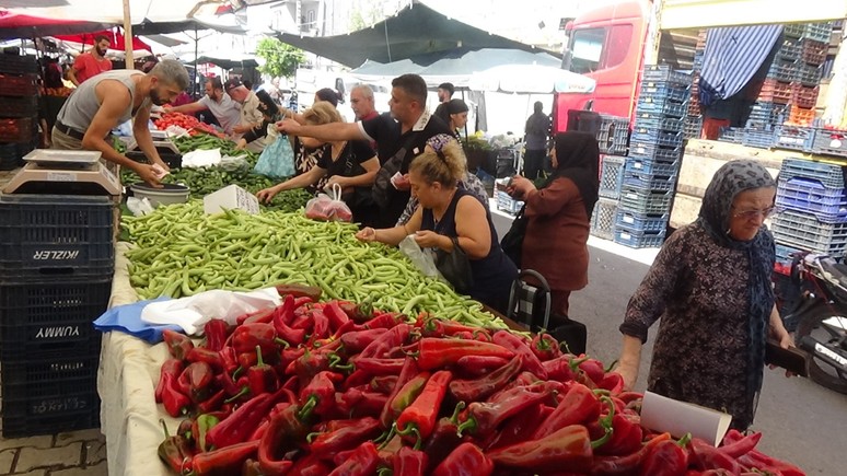 Yarım kilo, yarı kilo… Pazarda fileler dolmuyor