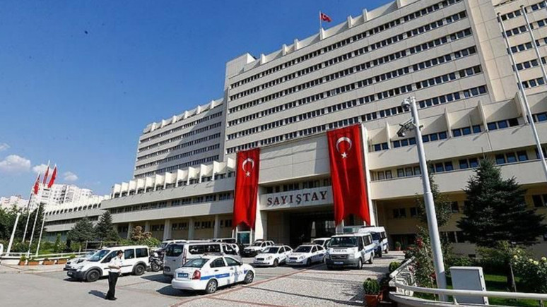 Üniversitede işçilerin izinleri kullandırılmadı