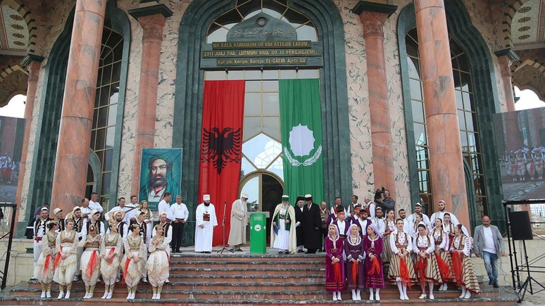 Arnavutluk'ta emperyalist güdümlü Bektaşi devleti kurma girişimi