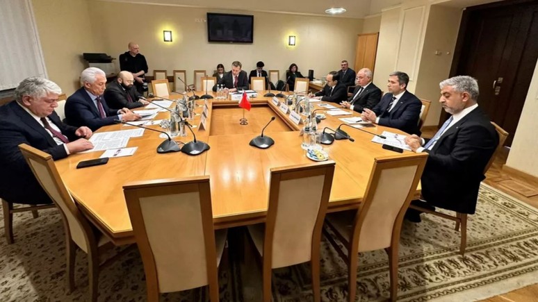 Putin’in partisi 2025’te Türkiye’ye gelecek! AK Parti’den Moskova’da ‘güçlü işbirliği’ mesajları