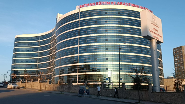 Batman'da facia! 1 yaşındaki bebek ikinci kattaki evin penceresinden düştü