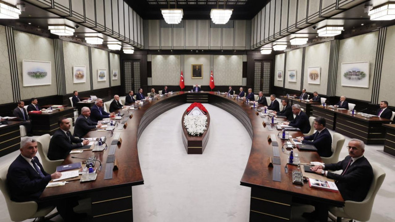 Bakanlar Kurulu'nda yoğun gündem: İmamoğlu, Öcalan'ın çağrısı, piyasadaki hareketlilikler...