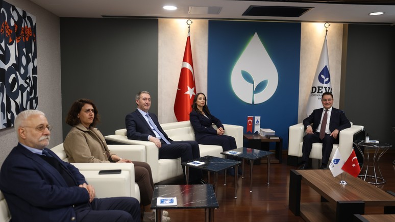 DEM Parti heyeti, DEVA Partisi Genel Başkanı Ali Babacan ile görüştü