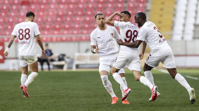 Hatayspor, Sivasspor'u 3-2 ile geçti