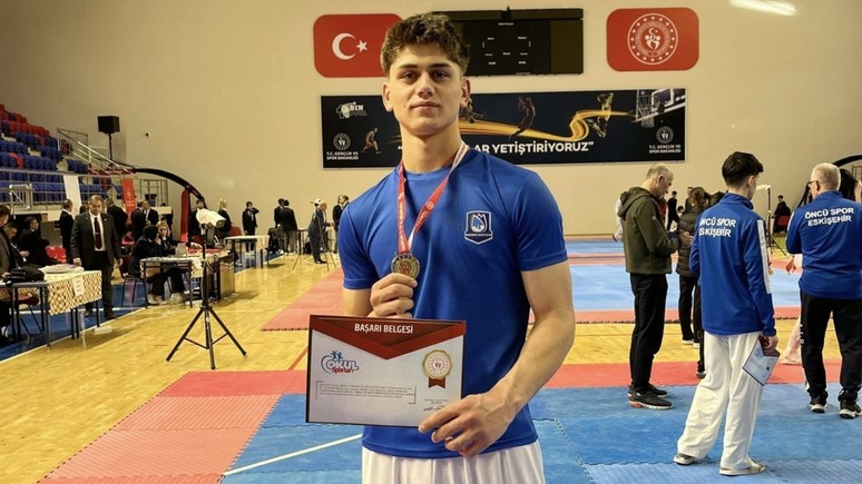 Manisa Spor Lisesi'nden çifte başarı