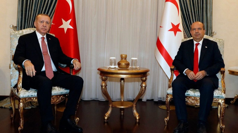 Cumhurbaşkanı Erdoğan ve Tatar'dan bayram görüşmesi