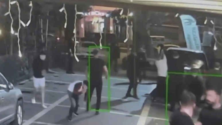 Şişli’de gece kulübü önündeki silahlı çatışma anı kamerada