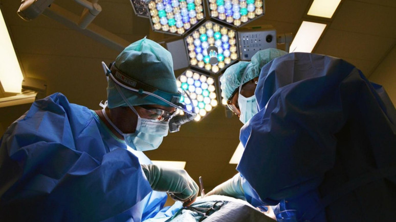 Üniversite hastanesini karıştıran iddia: Doktor, 'bıçak parasını' kuyumcuya yollattı!