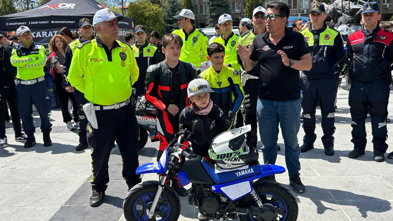 Uşak'ta motosiklet eğitimi: Trafik polisleri de katıldı