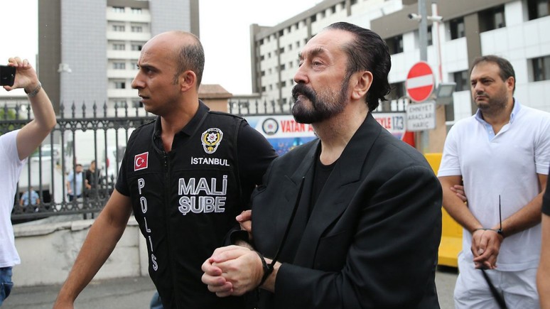 Mahkemeden dikkat çeken Adnan Oktar kararı: 2 suçtan beraat etti