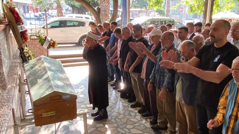 Demet Akalın'ın acı günü!