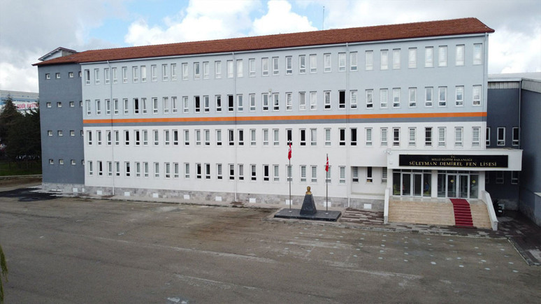 İşte Türkiye'nin en iyi 50 fen lisesi! (2025) Bakın ilk sırada hangi okul var