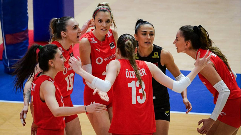 Filenin Sultanları, Polonya'yı devirdi! Ay-yıldızlılardan 3-2'lik galibiyet
