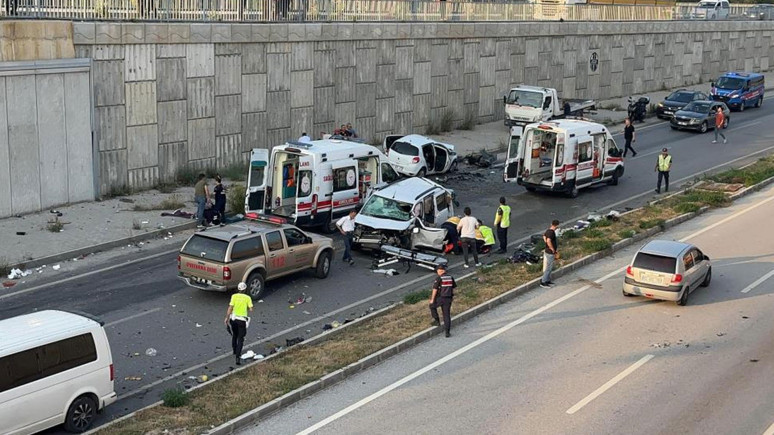 Kastamonu'da feci kaza! Çok sayıda yaralı var