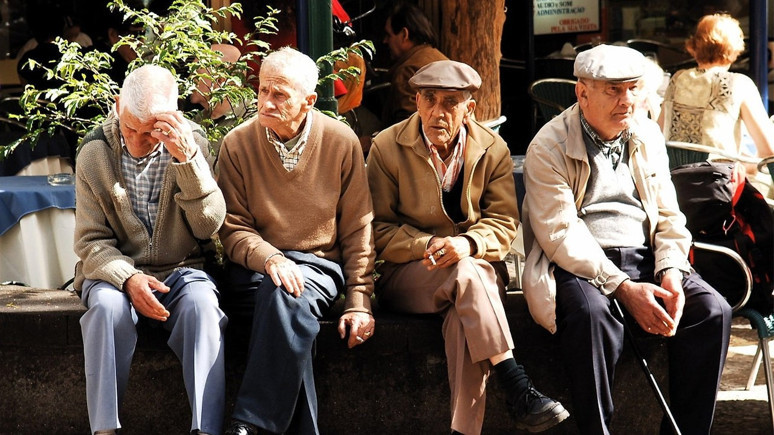 Dünyanın en yaşlı insanları bu ülkelerde yaşıyor! Zirvede o ülke var yıllara meydan okuyor