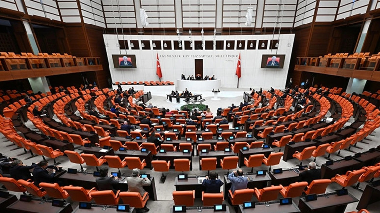 Meclis'te zehirlenme: 100'den fazla vekil ve personel hastaneye başvurdu