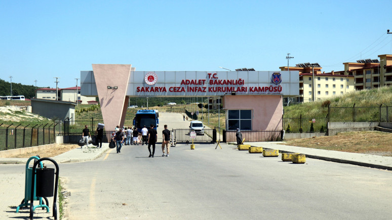 Sakarya’da cezaevinde şoke eden olay! İki mahkum canına kıydı