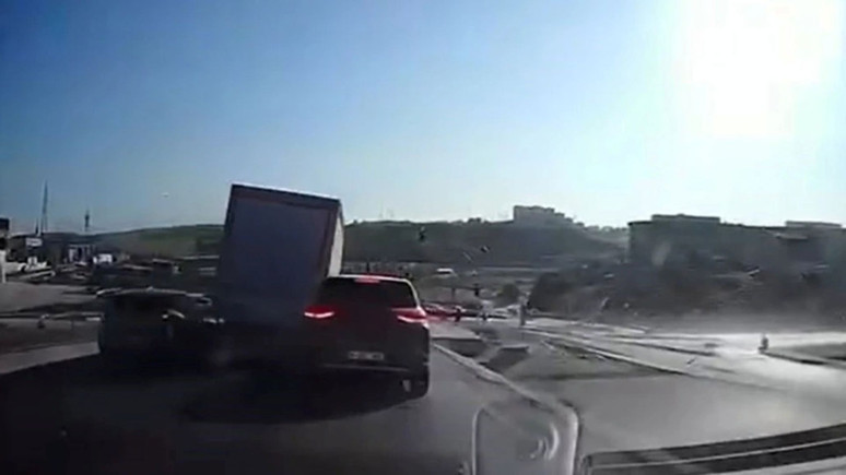 Başakşehir’de zincirleme kaza: 10 araç birbirine girdi