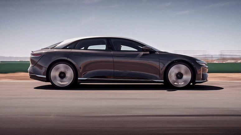 Elektrikli otomobilde dünya rekoru kırıldı! Direksiyondaki isimse bir Türk