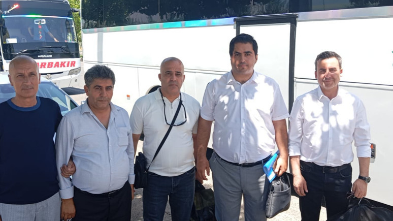 Vatan Partisi, silah bırakma töreni için Diyarbakır’dan yola çıktı