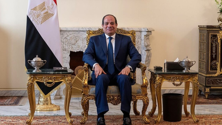 Sisi, İslam dünyasının en saygın kurumlarından El-Ezher'in İsrail'e soykırım suçlamasını geri çektirdi