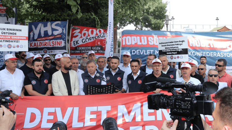 Sesini duyuramayan memur, Hükümete dumanla mesaj gönderdi