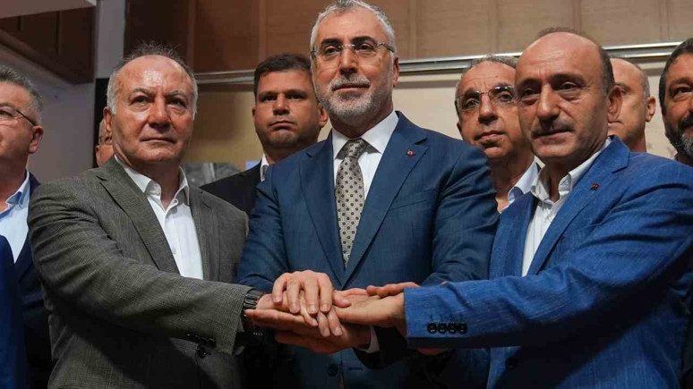 7 aylık kriz imzayla noktalandı