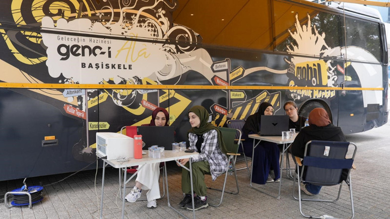 Kocaeli’nde bir ilk! GençBüs ücretsiz destek vermeye başladı