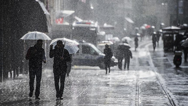 AKOM İstanbul'u uyardı! Saat aralığı verildi: Kuvvetli sağanak...