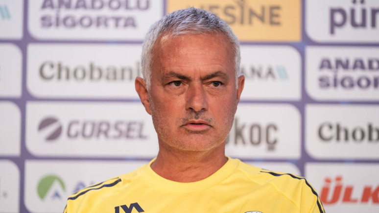 Fenerbahçe Teknik Direktörü Jose Mourinho: 'Tur şansımızın yüzde 50 olduğunu düşünüyorum'
