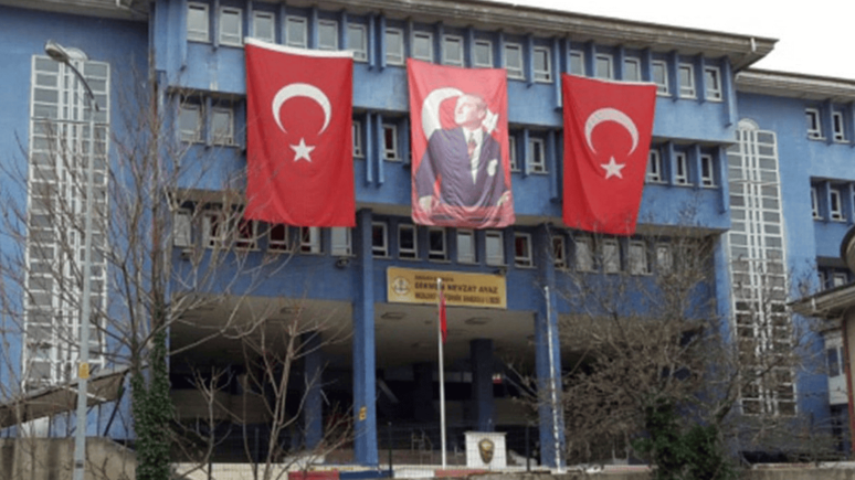 Laik eğitime darbe: Kız ortaokulları