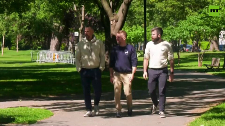 Batı'da LGBT dayatması akılalmaz boyutlara ulaştı: Üç eşcinsel erkek kız çocuk evlat edindi