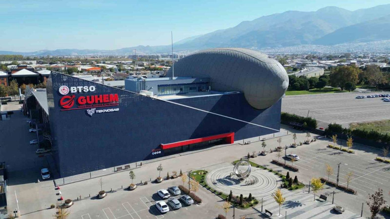 Bursa'da başladı! 70 bin kişiye uzay eğitimi