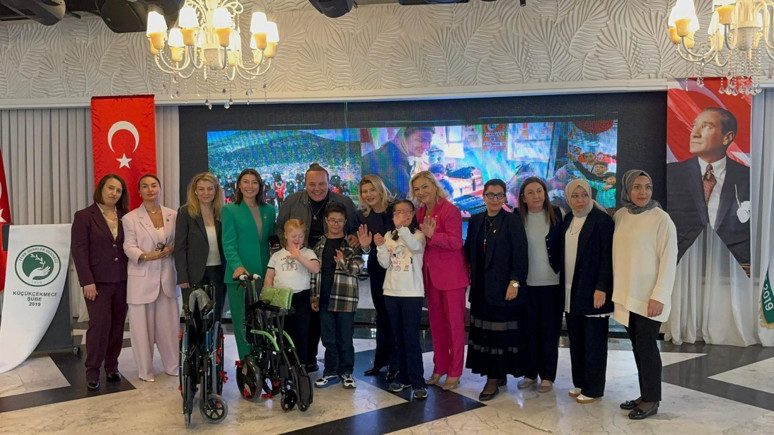 Türk Anneler Derneği üyeleri bir araya geldi