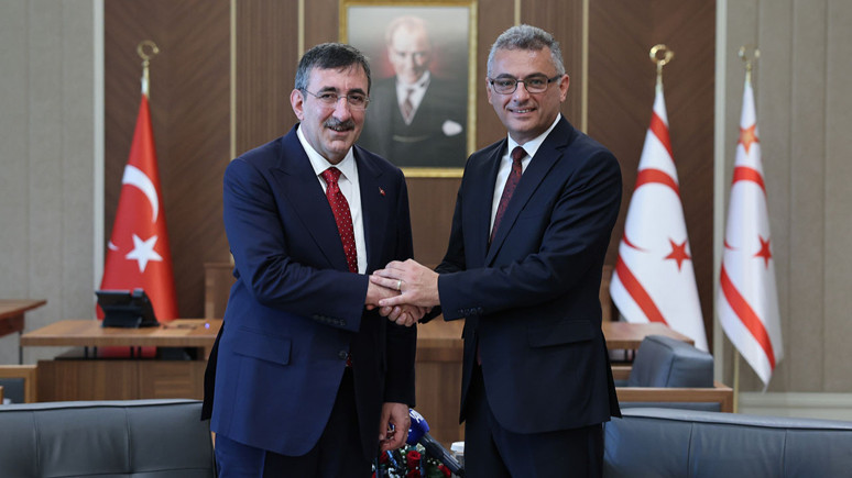 Erhürman: Dış politikayı Türkiye ile istişare etmeden yürütmeyeceğiz