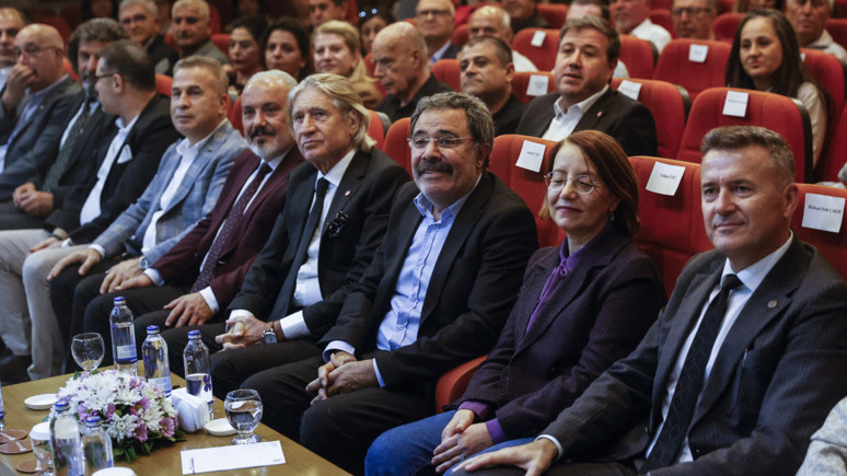 Mersin Kenti Edebiyat Ödülü, Ahmet Ümit'e verildi