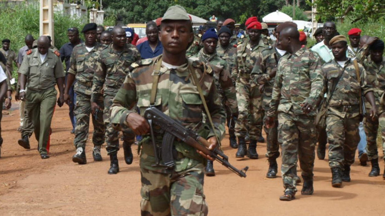 Seçimlerin açıklamasına bir gün kala asker harekete geçti! O ülkede yönetim devrildi