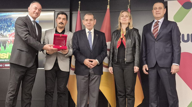 Galatasaray'dan Aydınlık’a ödül