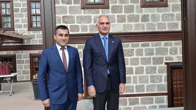 Bakan Ersoy basın mensuplarıyla buluştu! Festivaller kültür diplomasisinin en güçlü aracı