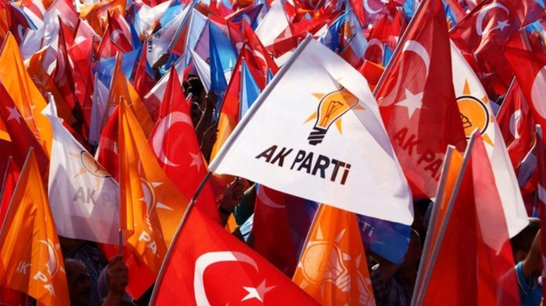 AK Parti'den 'süreç' raporu! Komisyondaki üye isim açıkladı: Silah bırakanlar için ne önerildi?