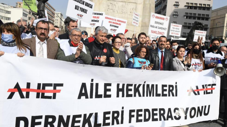 Binlerce aile hekimi bu kararı bekliyor! AHEF’ten seyyanen zam çağrısı