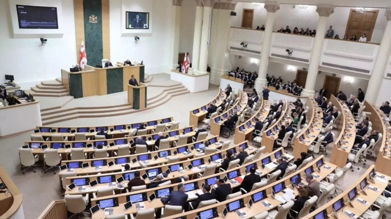 Gürcistan'da 49 muhalifin milletvekillikleri düşürüldü - Resim : 1