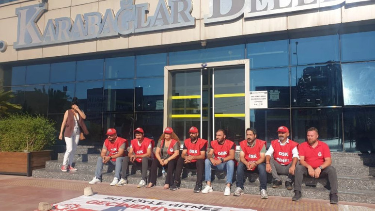 Binlerce işçi greve gitti, İzmir sokakları çöple doldu - Resim : 2