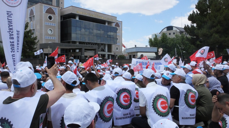 Konfederasyonlar, sendikalar, yüz binlerce emekçi ayakta! Üretiyoruz, büyütüyoruz hakkımızı alacağız - Resim : 7