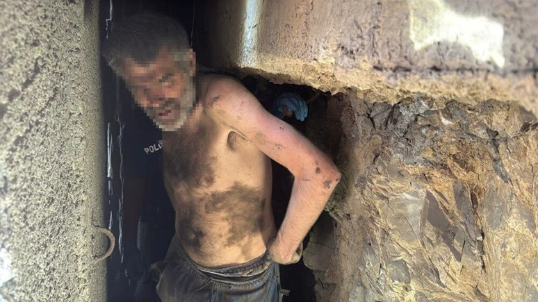 Beyoğlu'nda akılalmaz olay: Günlerce içerde kaldı, tüneldeki sesleri duyanlar ihbar etti - Resim : 2