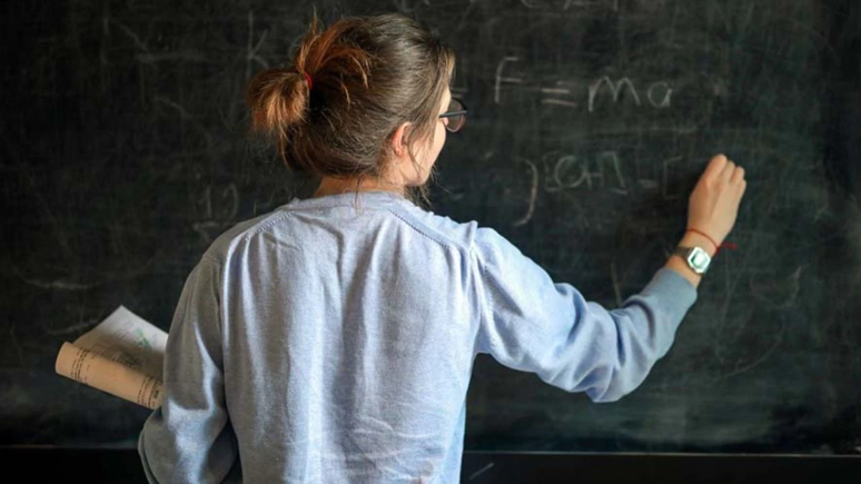 10 bin öğretmen alımı ne zaman? Branş ve kadrolar için gözler MEB’de - Resim : 1