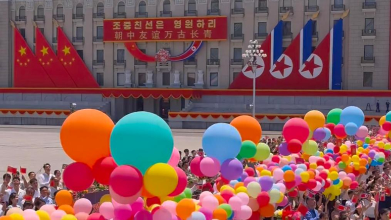 Xi Jinping 7 yıl sonra tekrar KDHC'de: 'İlişkilerde tarihi bir nokta' - Resim : 1
